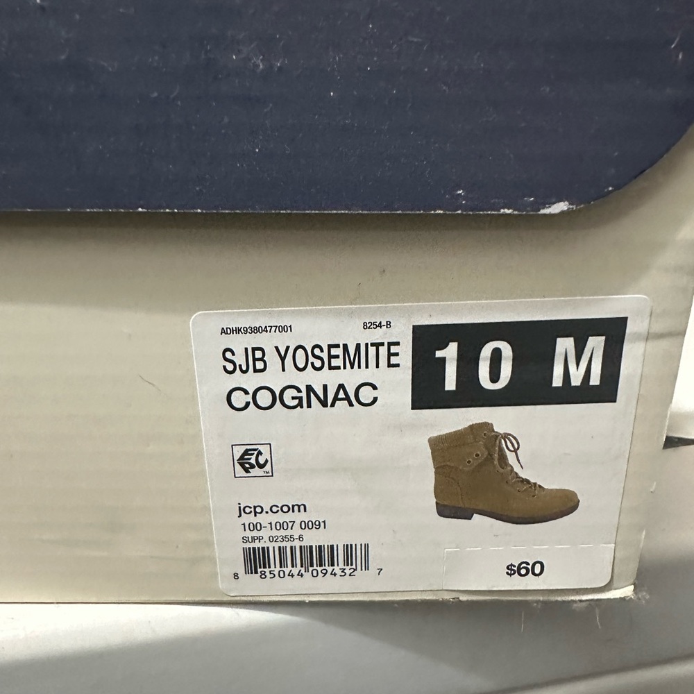 St. John's Bay Women's Brown Lace-Up Boots - Picture 6 of 6